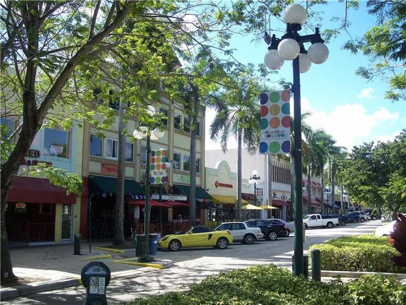 Downtown Hollywood Beach Students' Dorm Exterior foto